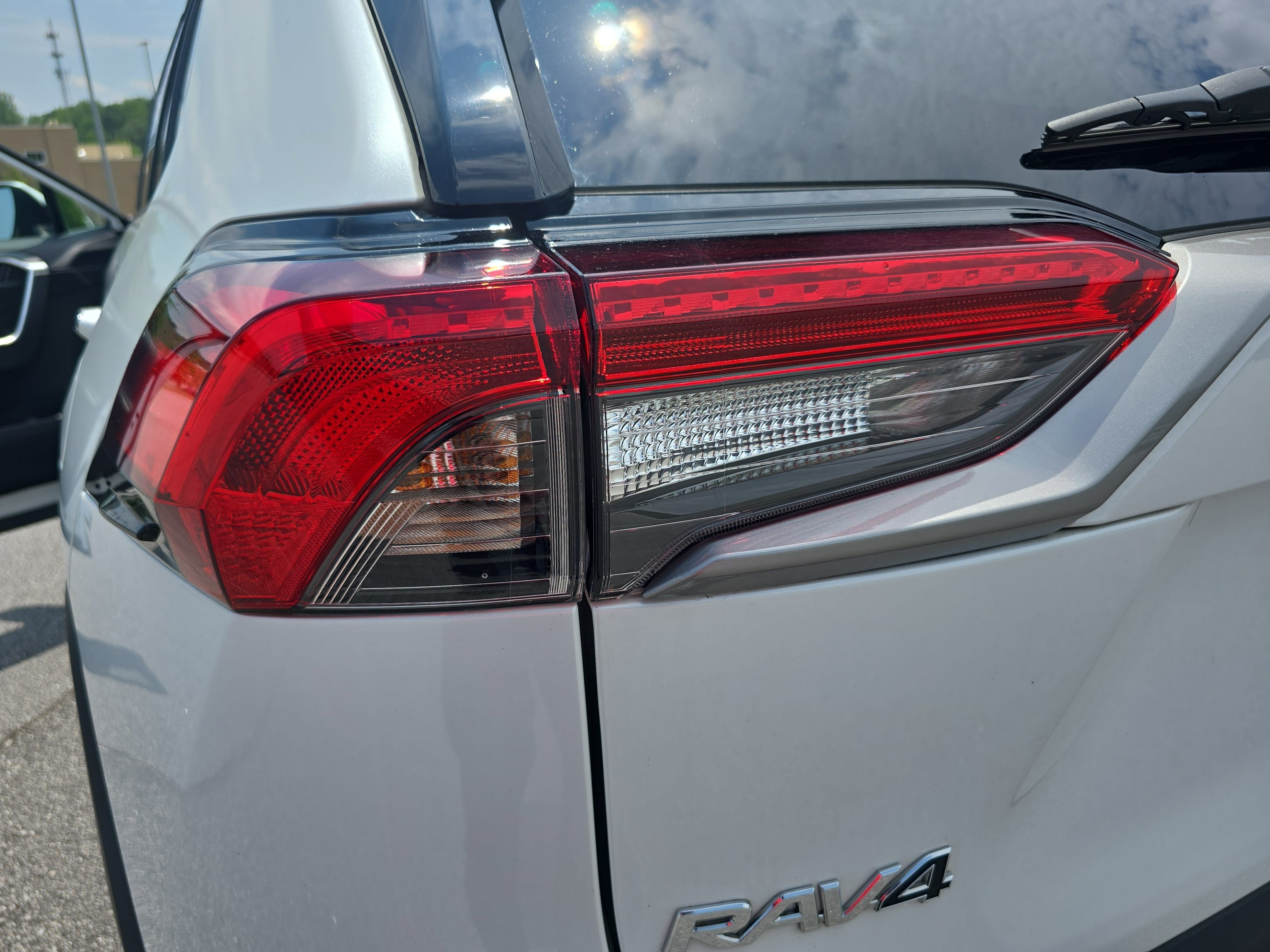 Used 2025 Toyota RAV4 Limited AWD/4WD image 33