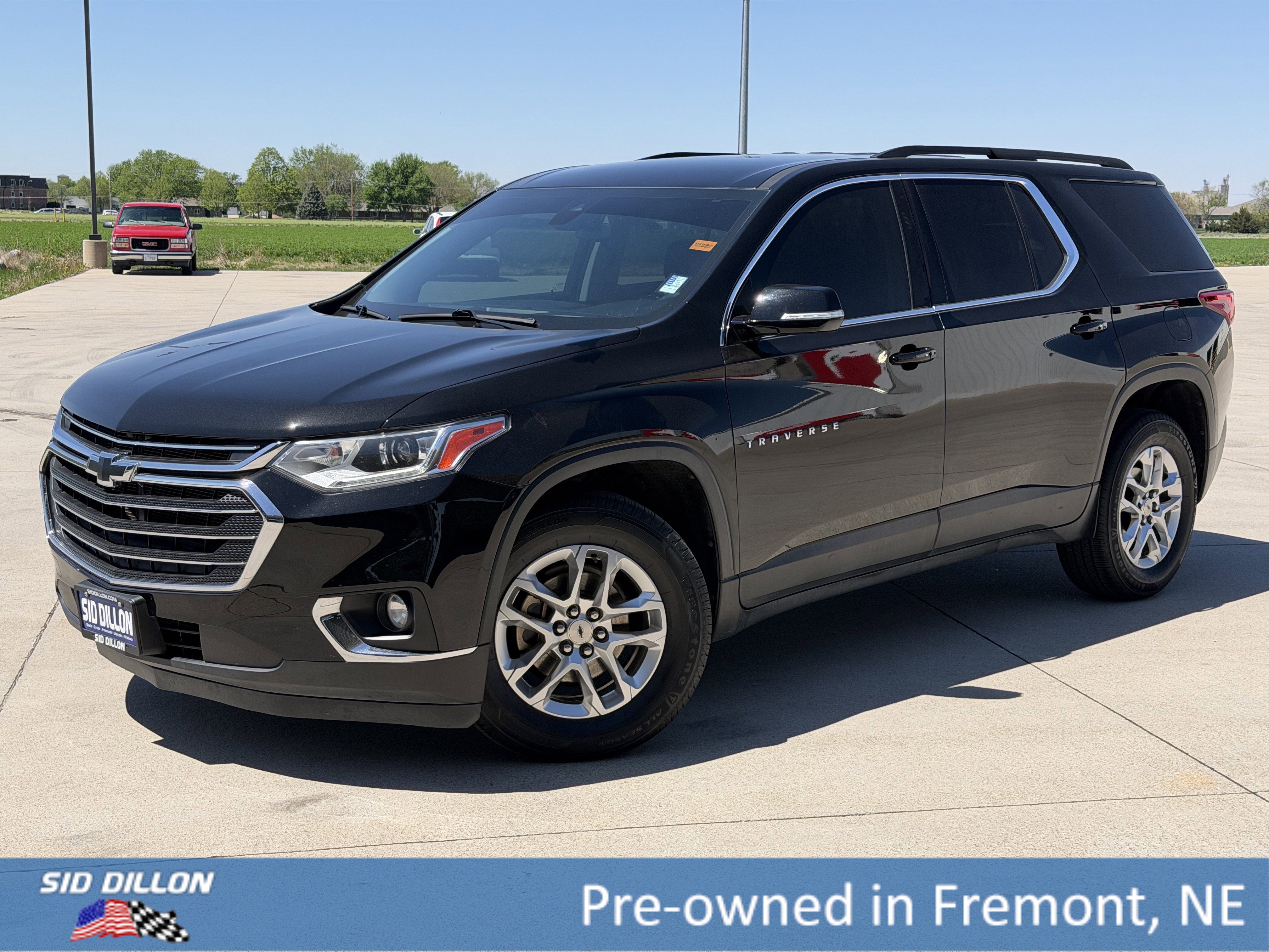 Certified 2020 Chevrolet Traverse LT w/ Driver Confidence II Package AWD/4WD image 1