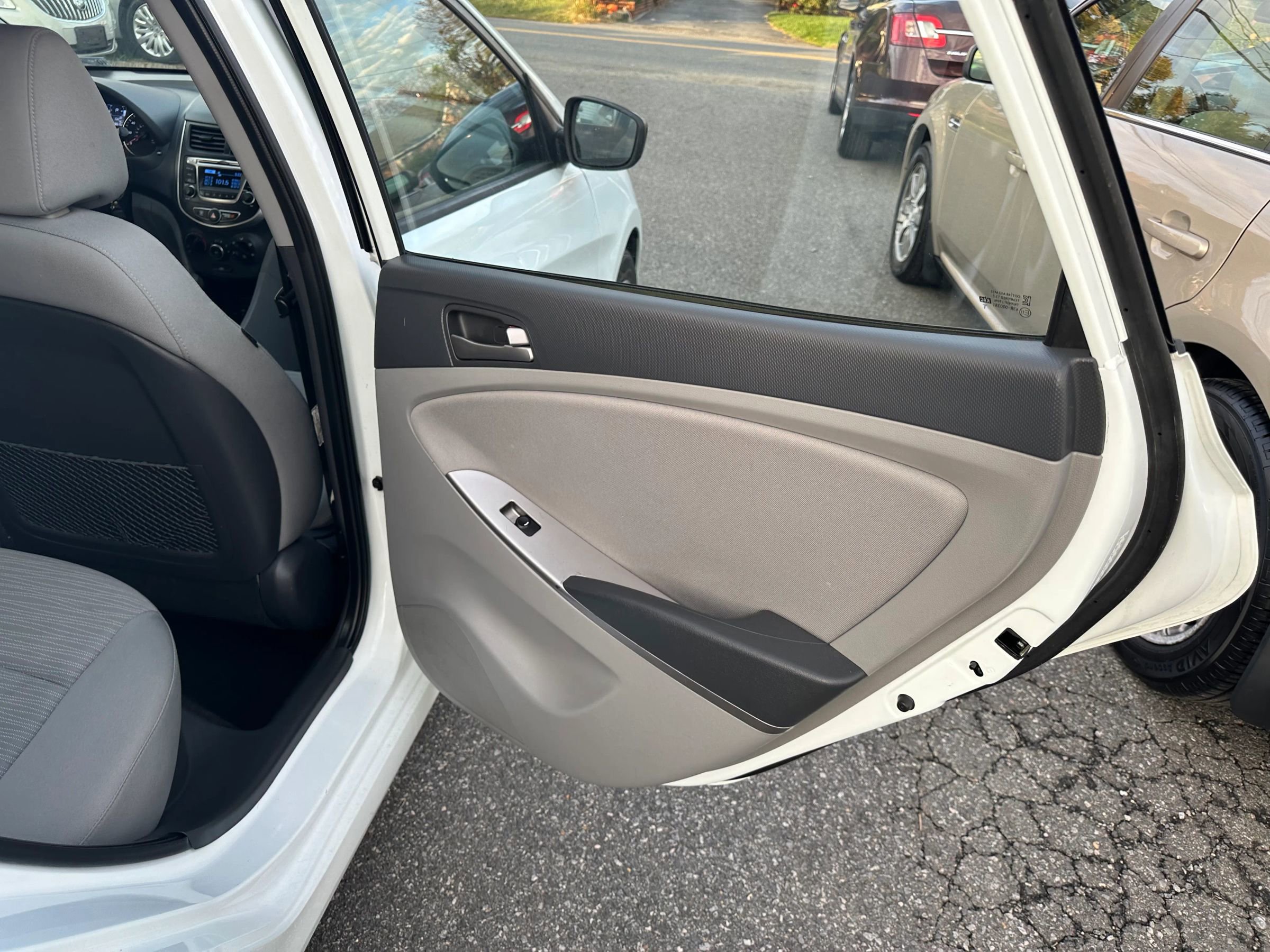 Used 2015 Hyundai Accent GS image 22