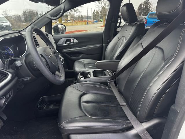 Used 2024 Chrysler Pacifica Limited FWD image 22