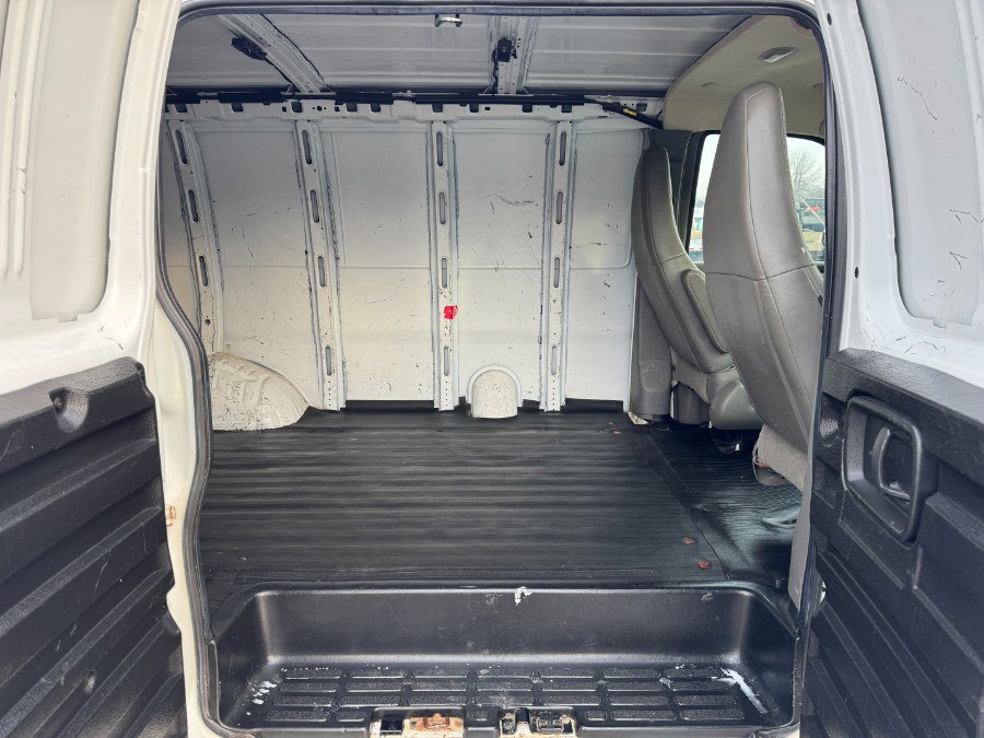 Used 2019 GMC Savana 2500 image 17