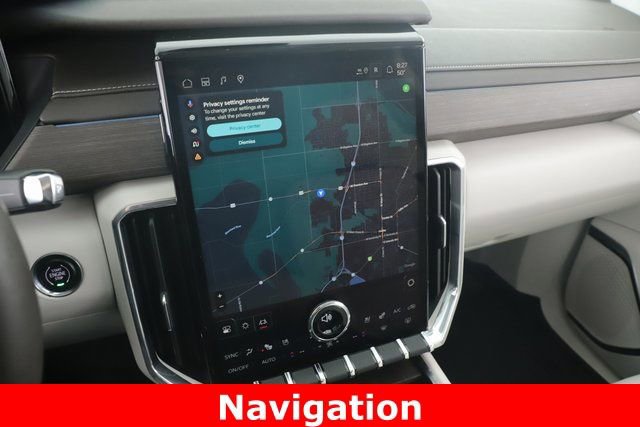 Used 2025 GMC Acadia Denali w/ Super Cruise Package image 4