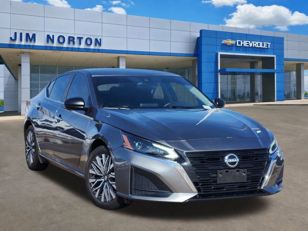 Used 2024 Nissan Altima 2.5 SV