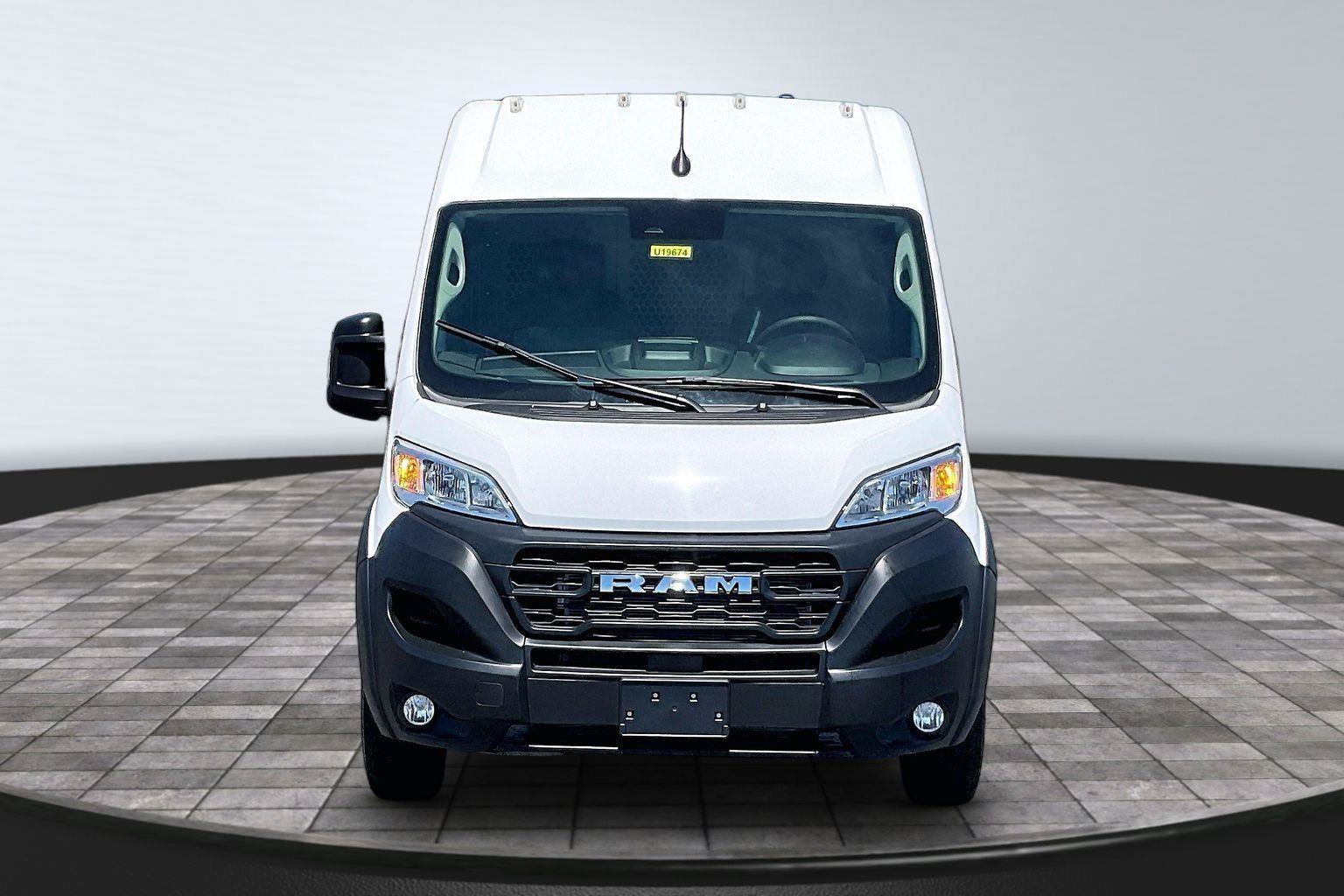 Used 2025 RAM ProMaster 2500 w/ Convenience Group FWD image 2