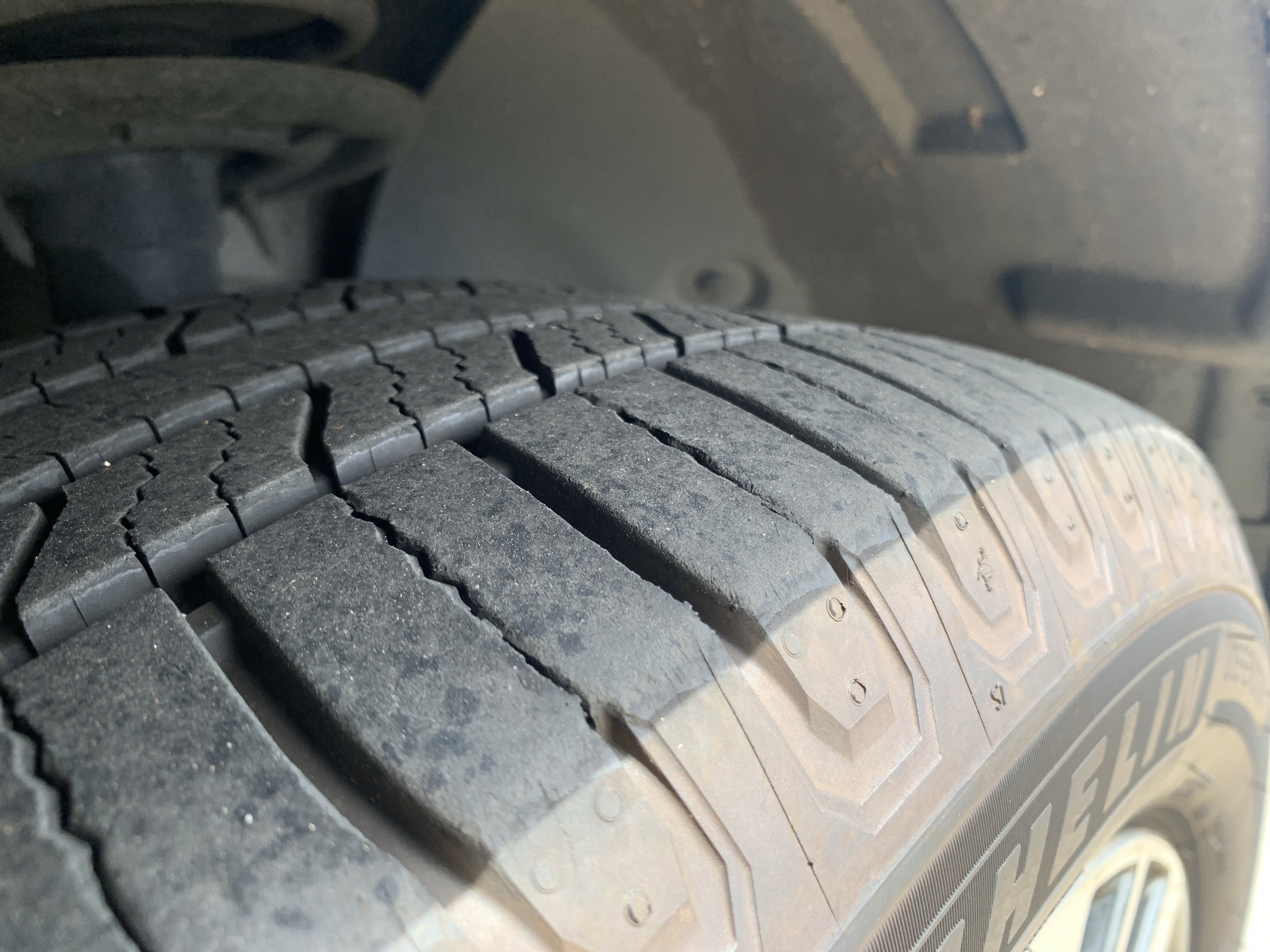 Used 2017 Ford Explorer Platinum image 12