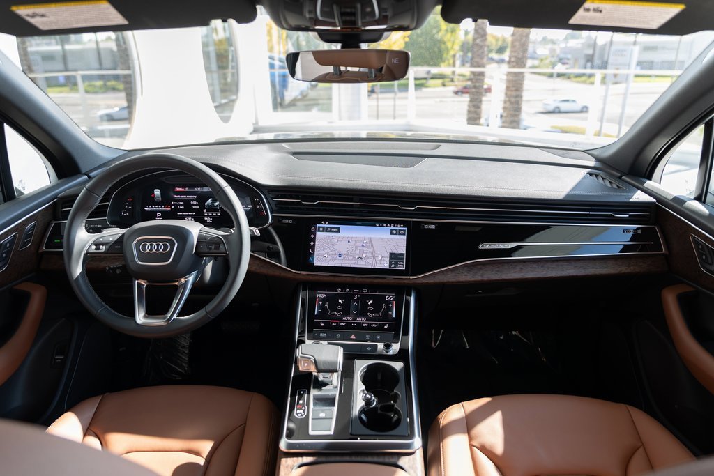 Used 2025 Audi Q7 3.0T Premium w/ Convenience Package image 16