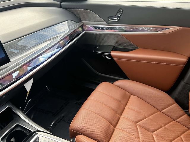 Certified 2025 BMW i7 xDrive60 image 36