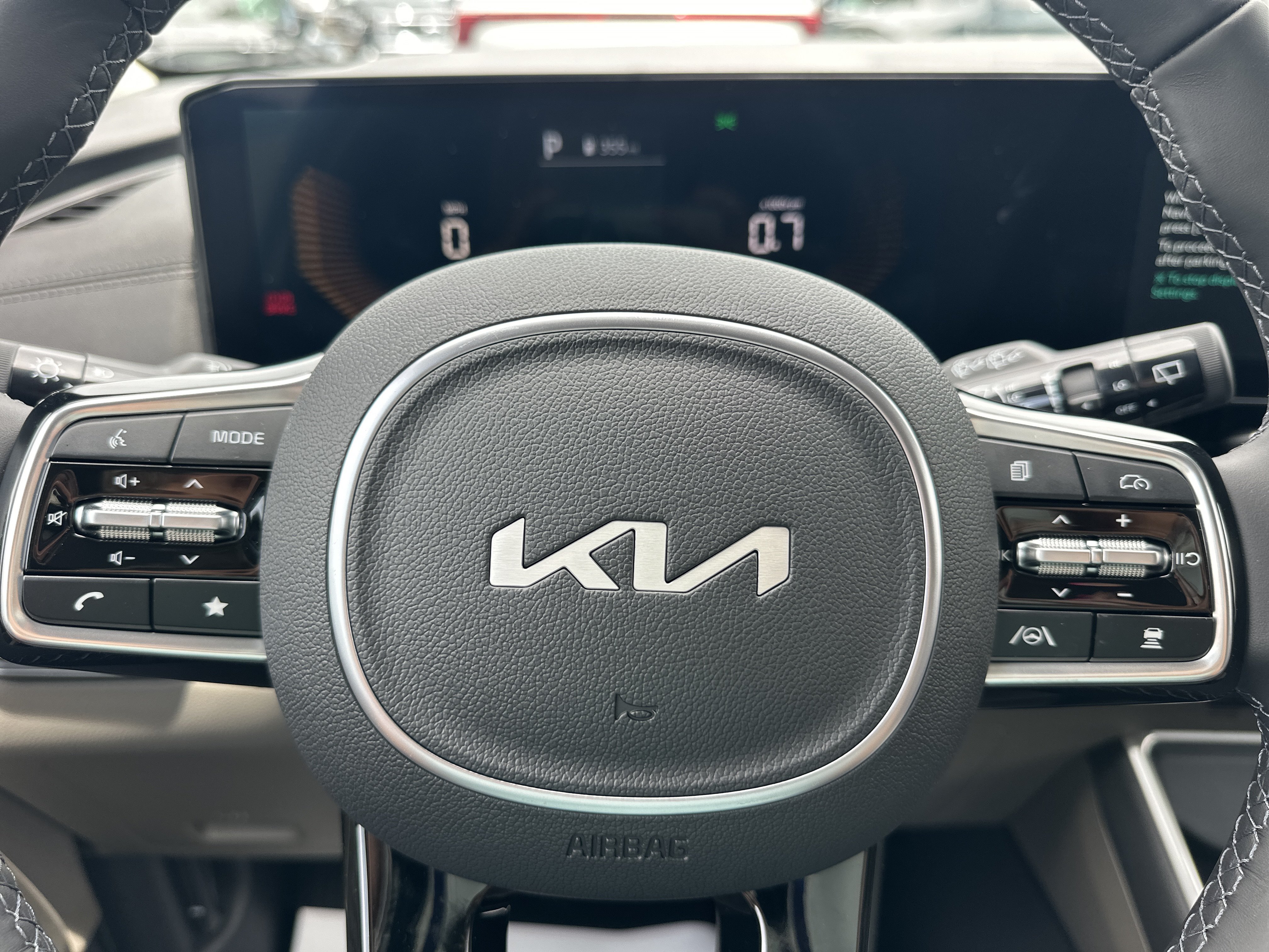 New 2026 Kia Carnival FWD image 24