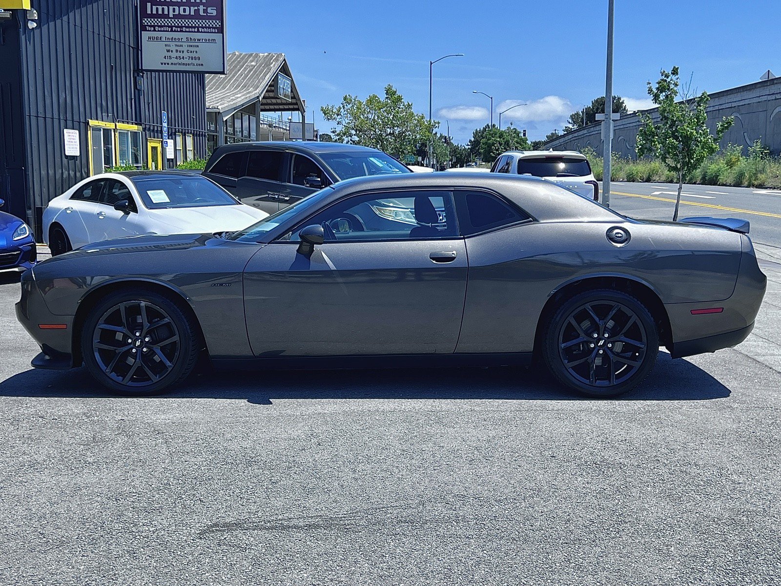 Used 2019 Dodge Challenger R/T w/ Driver Convenience Group RWD image 9