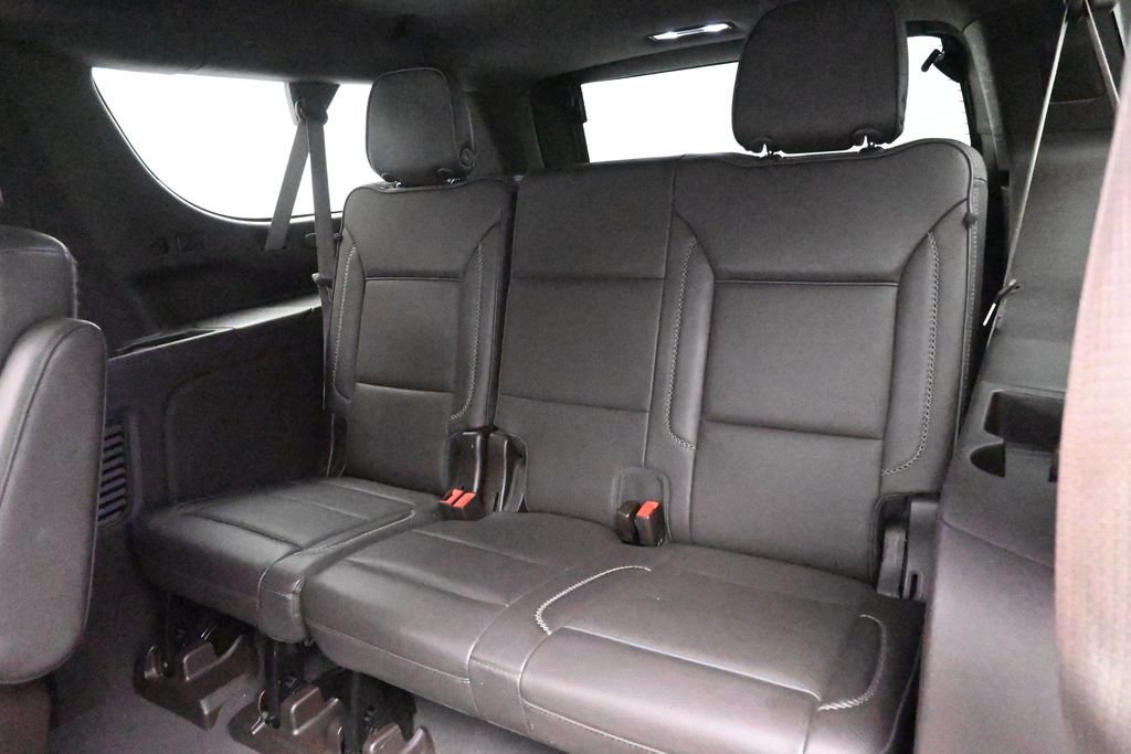 Used 2023 GMC Yukon XL Denali AWD/4WD image 16