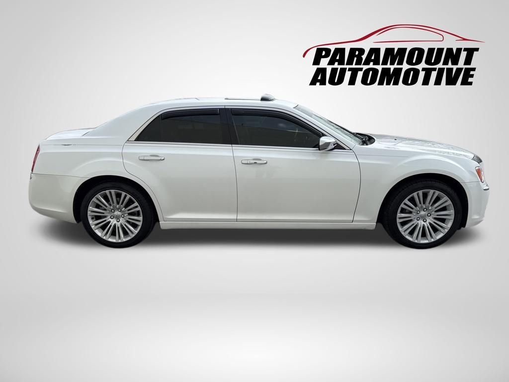 Used 2011 Chrysler 300 Limited w/ Luxury Group image 8