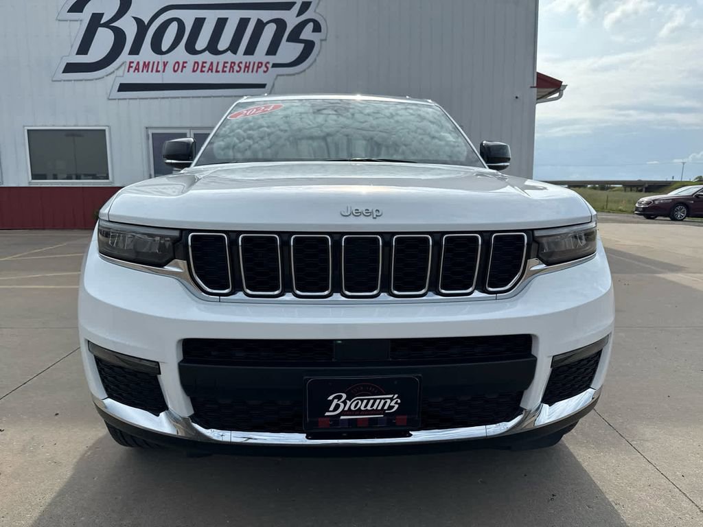 Used 2024 Jeep Grand Cherokee L Limited image 2