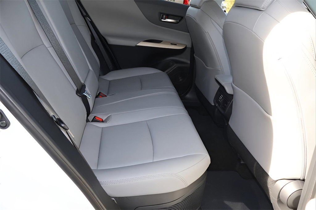 Certified 2024 Toyota Venza XLE image 13