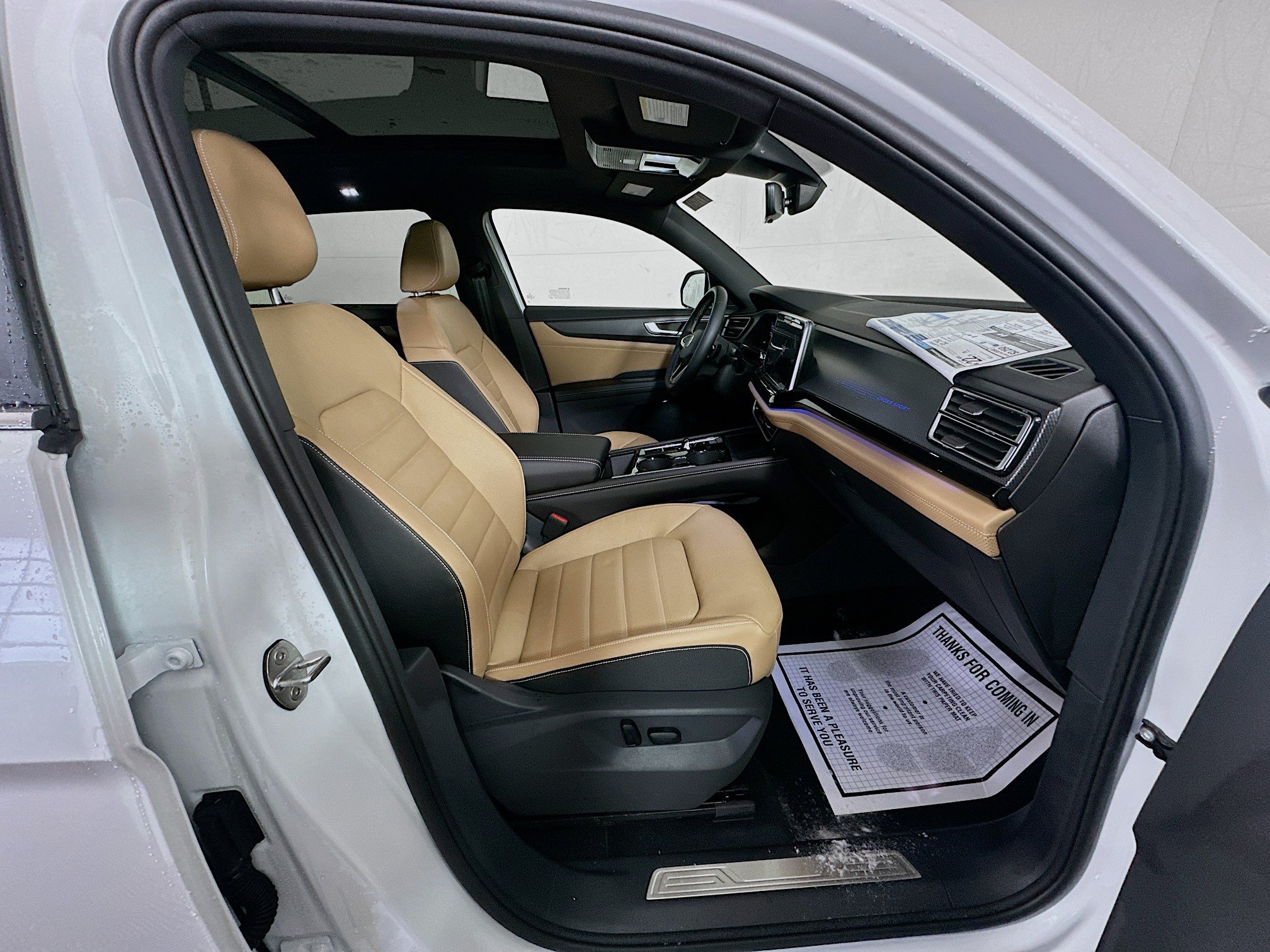 New 2026 Volkswagen Atlas Cross Sport SEL AWD/4WD image 30