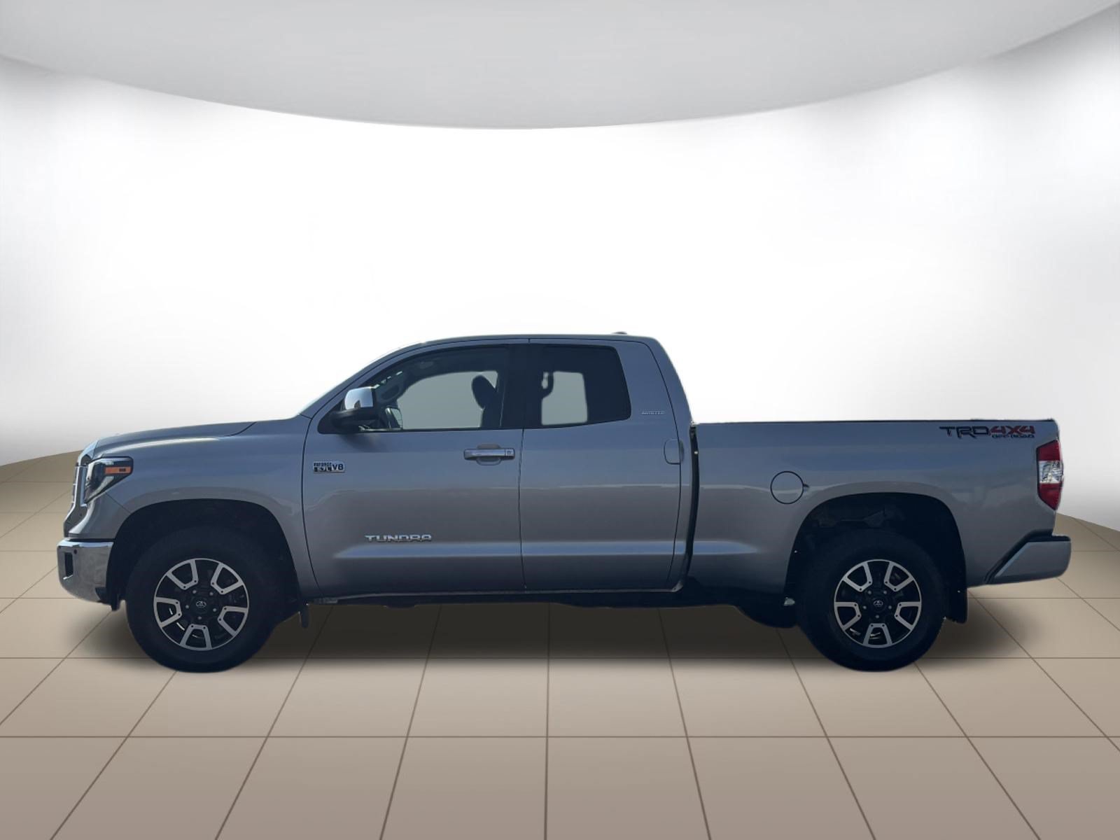 Used 2020 Toyota Tundra Limited w/ Limited Premium Package AWD/4WD image 4