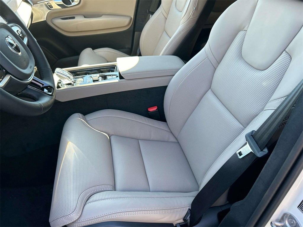 New 2026 Volvo XC90 B6 Ultra image 25