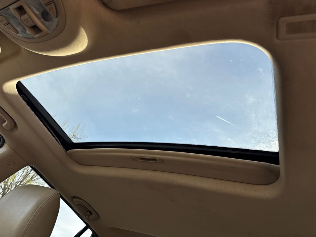 Used 2012 Hyundai Santa Fe Limited FWD image 29