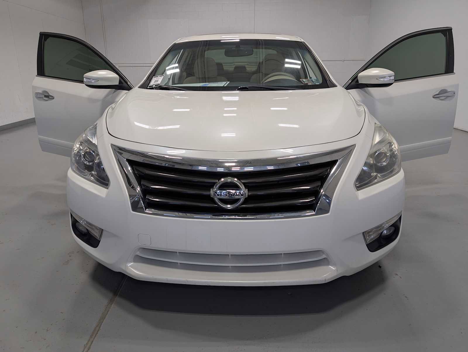 Used 2015 Nissan Altima 2.5 SV w/ Convenience Package FWD image 15