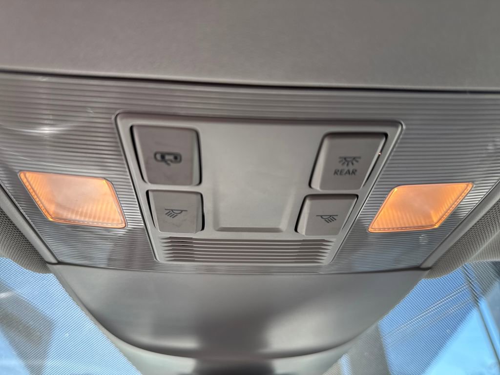 Used 2024 Volkswagen Taos SE image 23