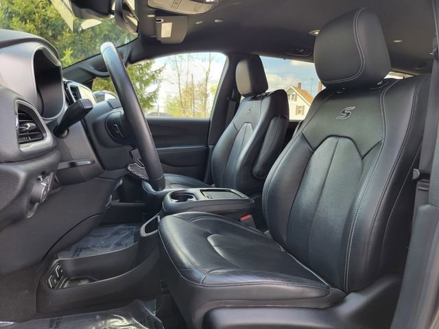 Certified 2021 Chrysler Pacifica Touring-L w/ S Appearance Package AWD/4WD image 20