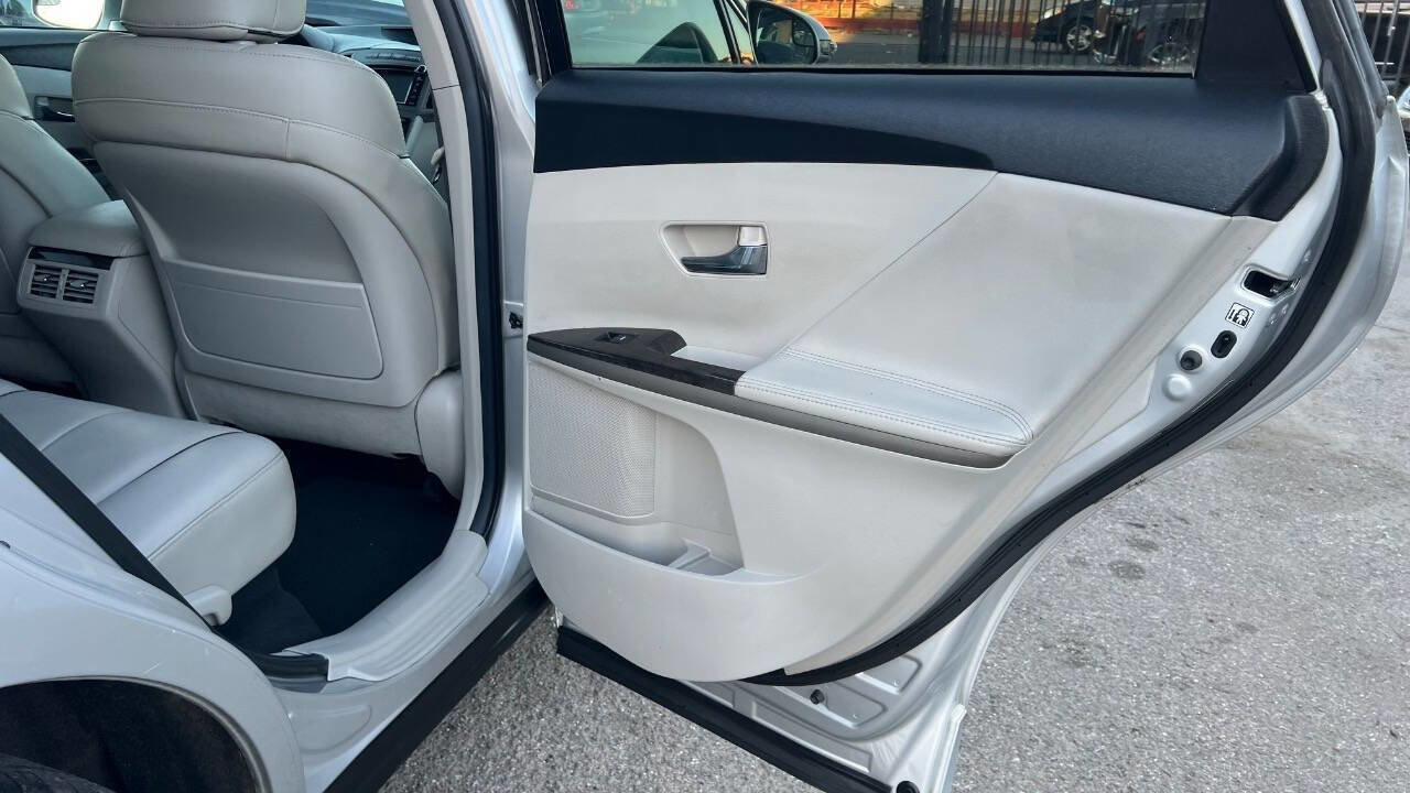 Used 2013 Toyota Venza XLE FWD image 29