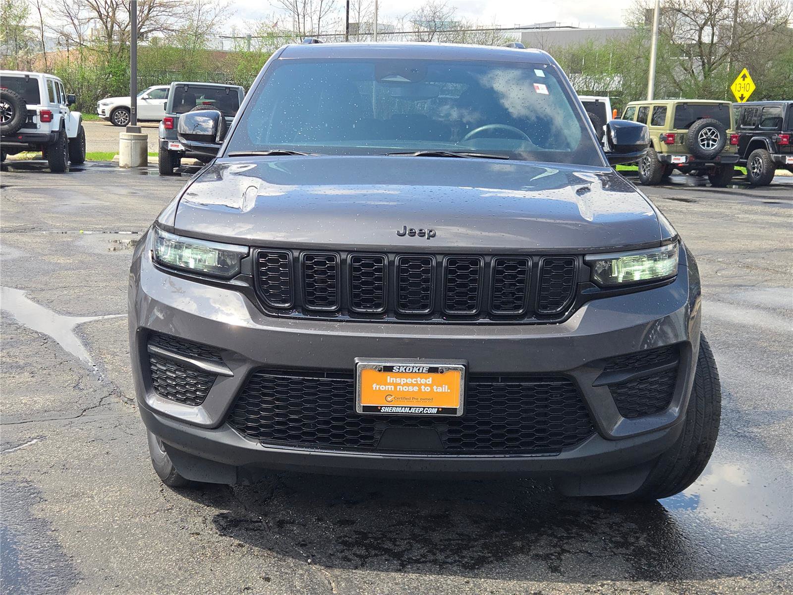 Used 2024 Jeep Grand Cherokee Altitude image 4