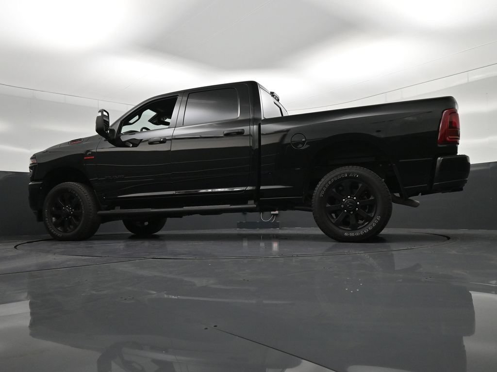Used 2025 RAM 2500 Big Horn AWD/4WD image 32