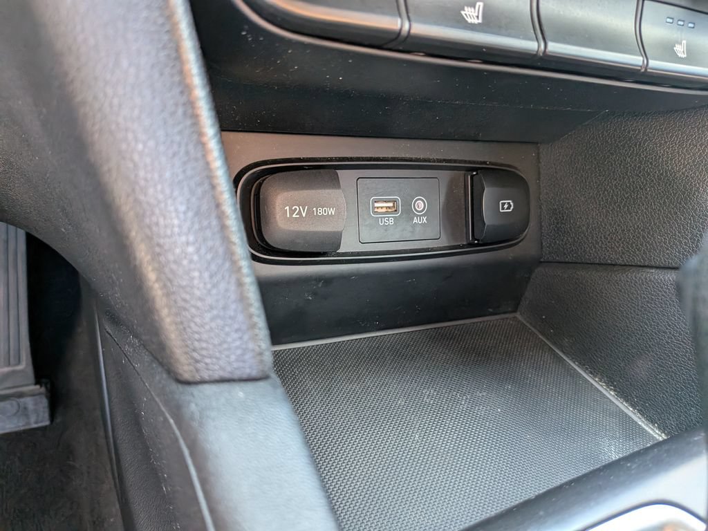 Used 2019 Hyundai Santa Fe SEL AWD/4WD image 16