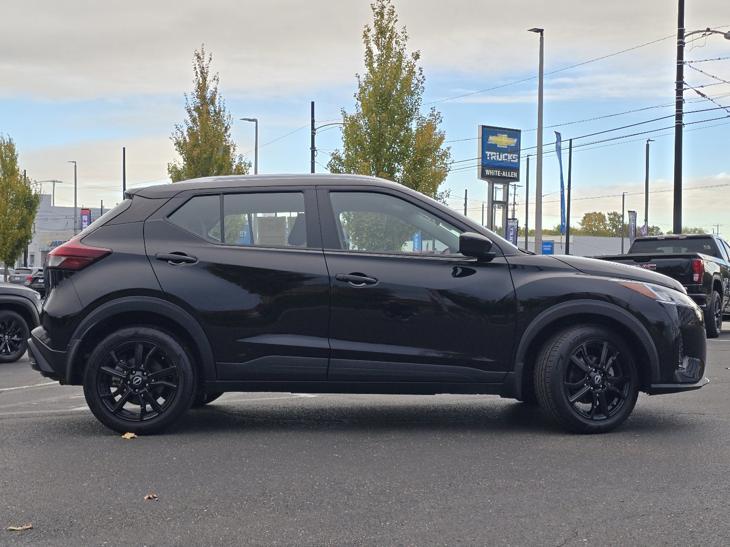 Used 2023 Nissan Kicks SV image 21