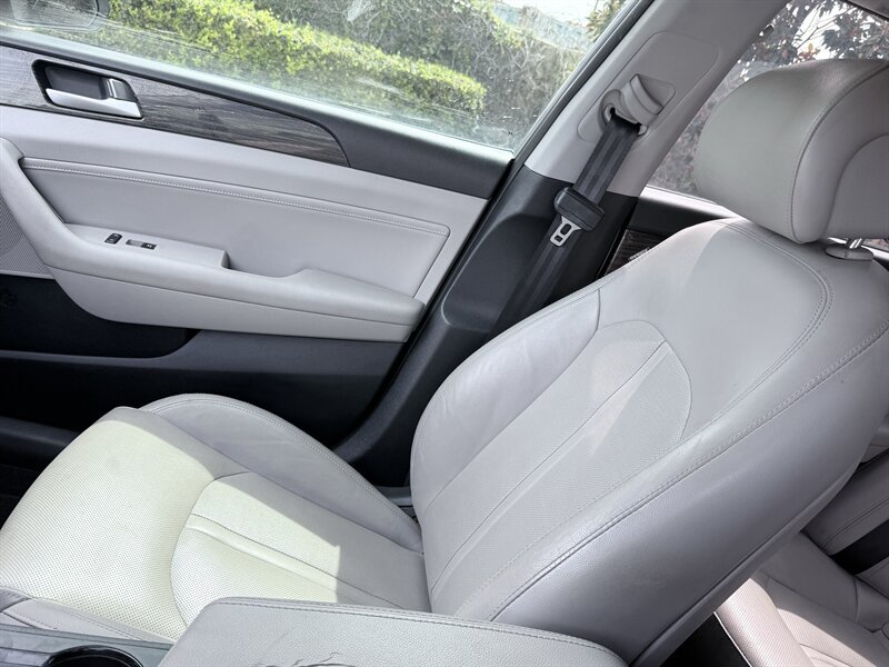 Used 2016 Hyundai Sonata Limited FWD image 14