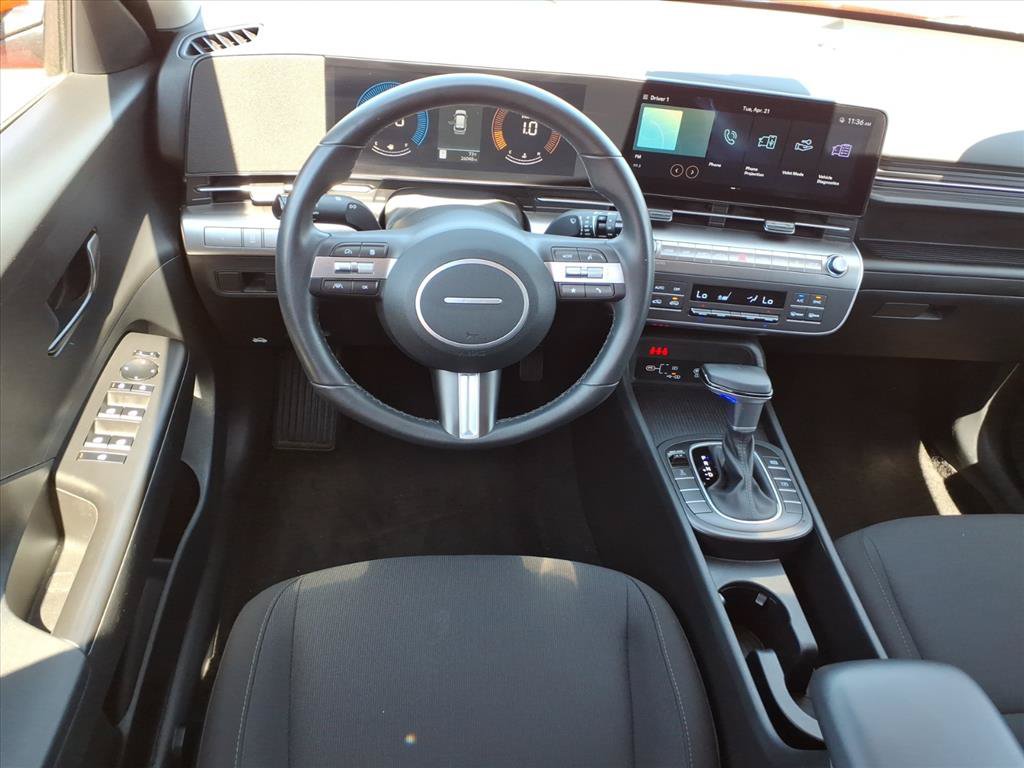 Used 2025 Hyundai Kona SEL AWD/4WD image 6
