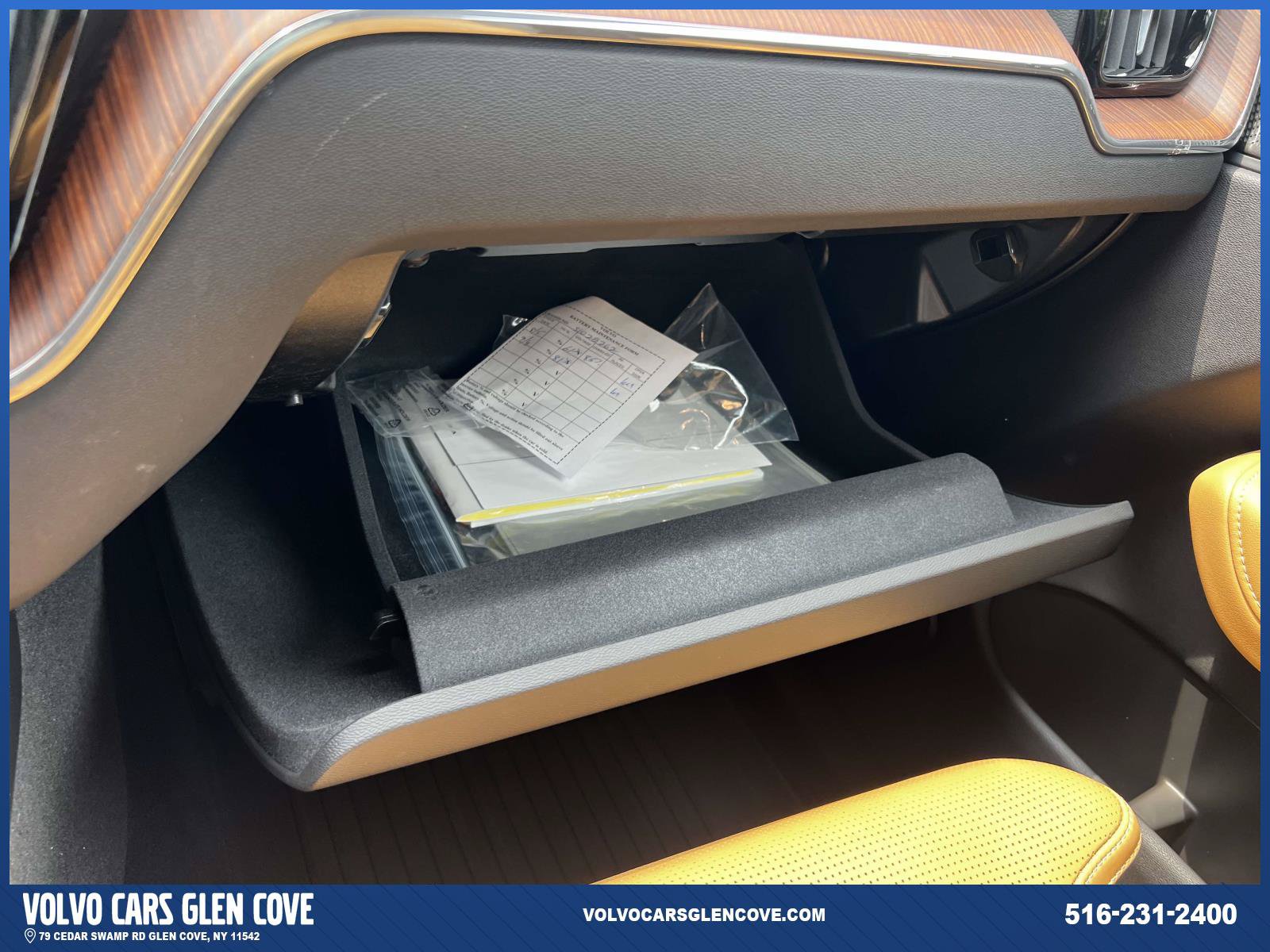 Certified 2025 Volvo XC60 B5 Ultra w/ Protection Package Premier AWD/4WD image 33