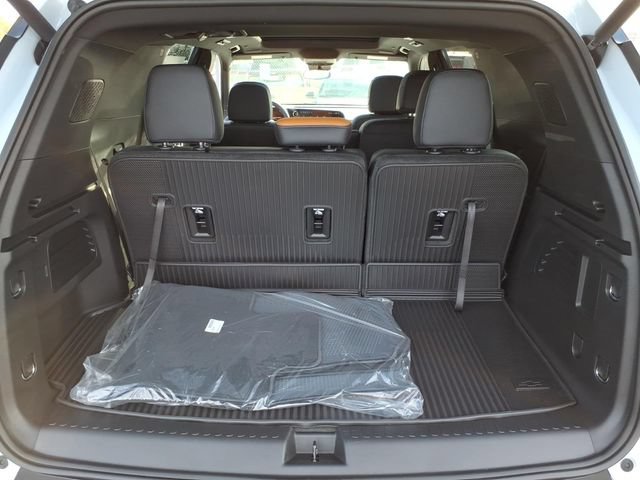 New 2027 Chevrolet Traverse Z71 w/ LPO, Floor Liner Package AWD/4WD image 11