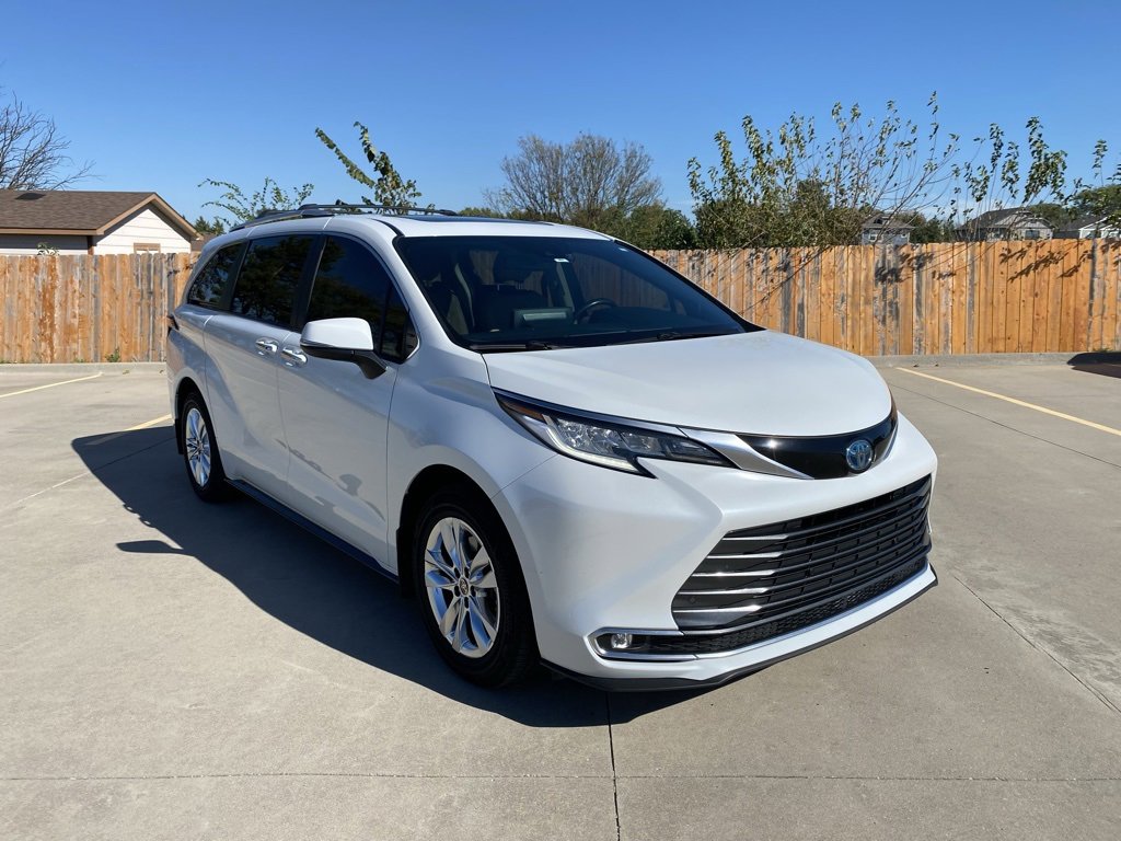 Used 2022 Toyota Sienna Limited
