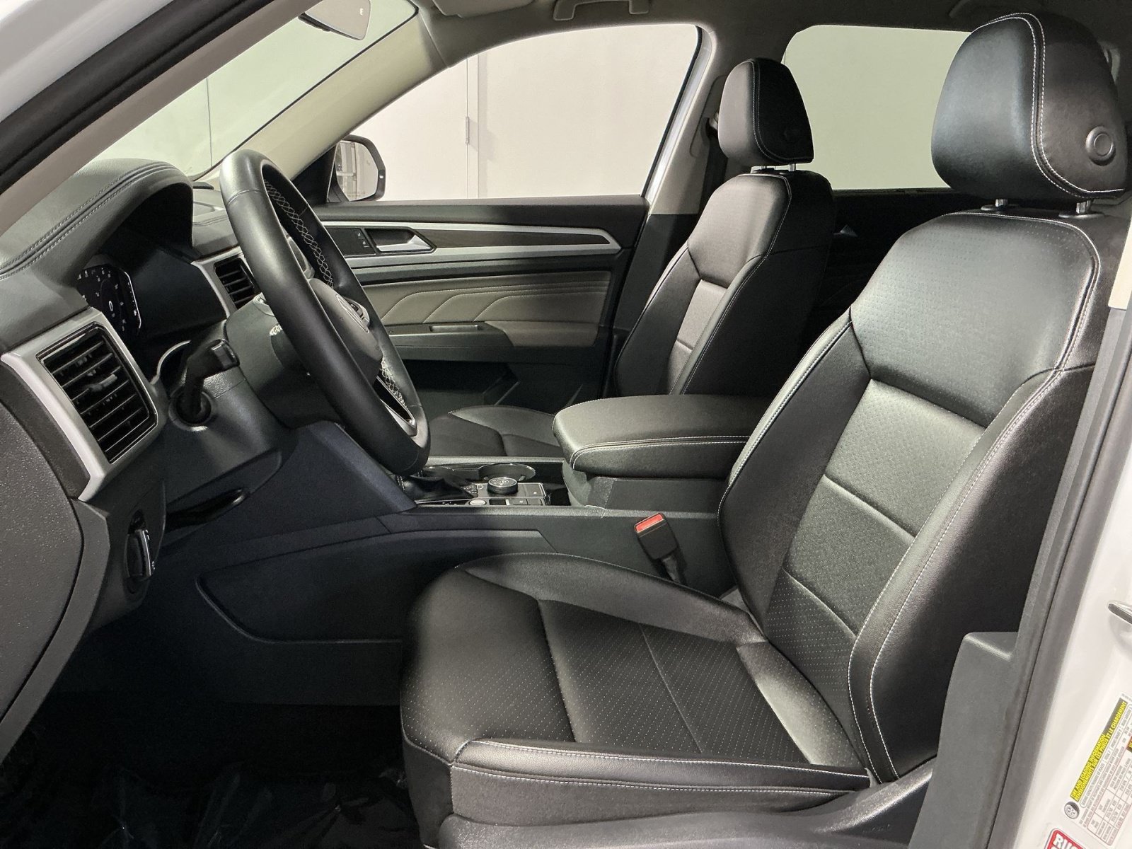 Used 2023 Volkswagen Atlas SE AWD/4WD image 14