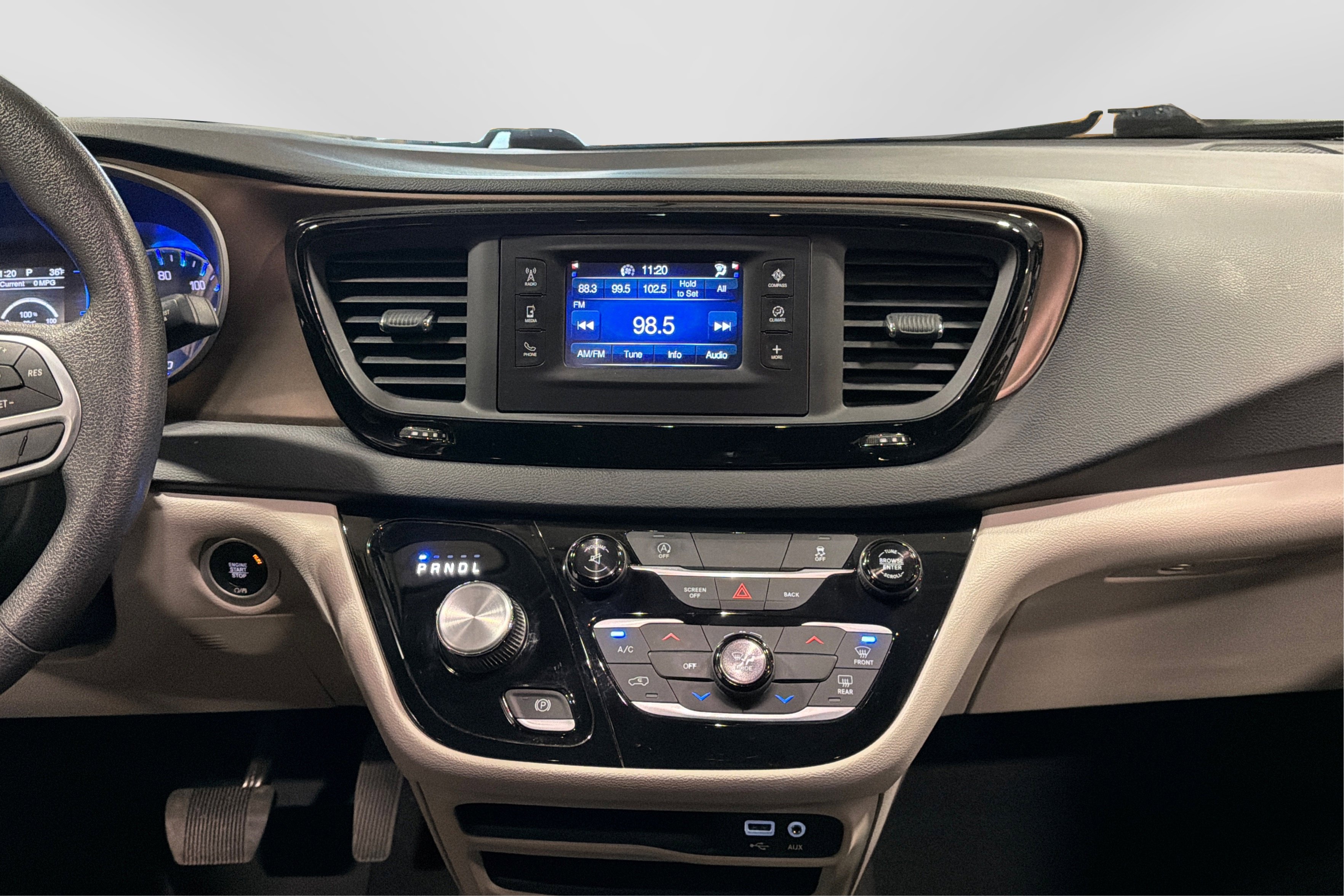 Used 2017 Chrysler Pacifica LX w/ Tire & Wheel Group FWD image 27