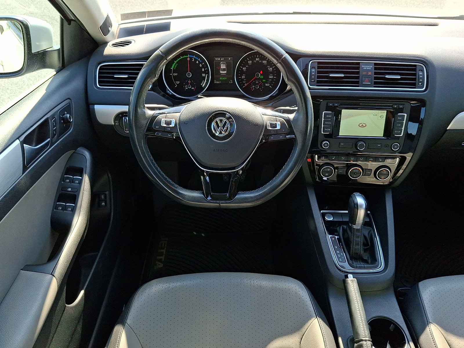 Used 2015 Volkswagen Jetta SEL Premium FWD image 13