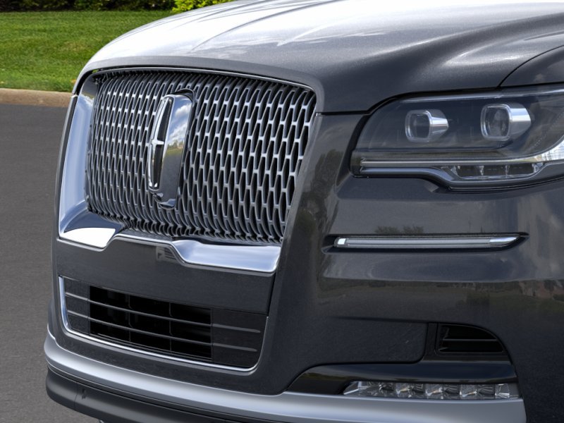 New 2024 Lincoln Navigator Reserve AWD/4WD image 17
