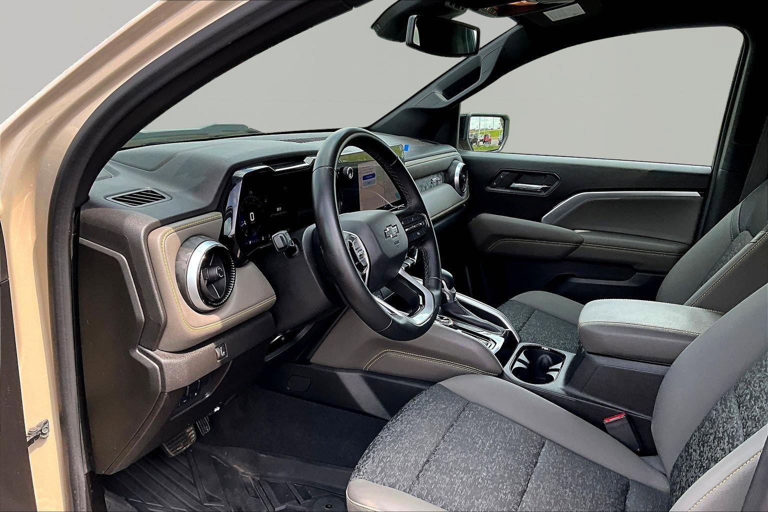 Used 2024 Chevrolet Colorado ZR2 w/ Technology Package image 18