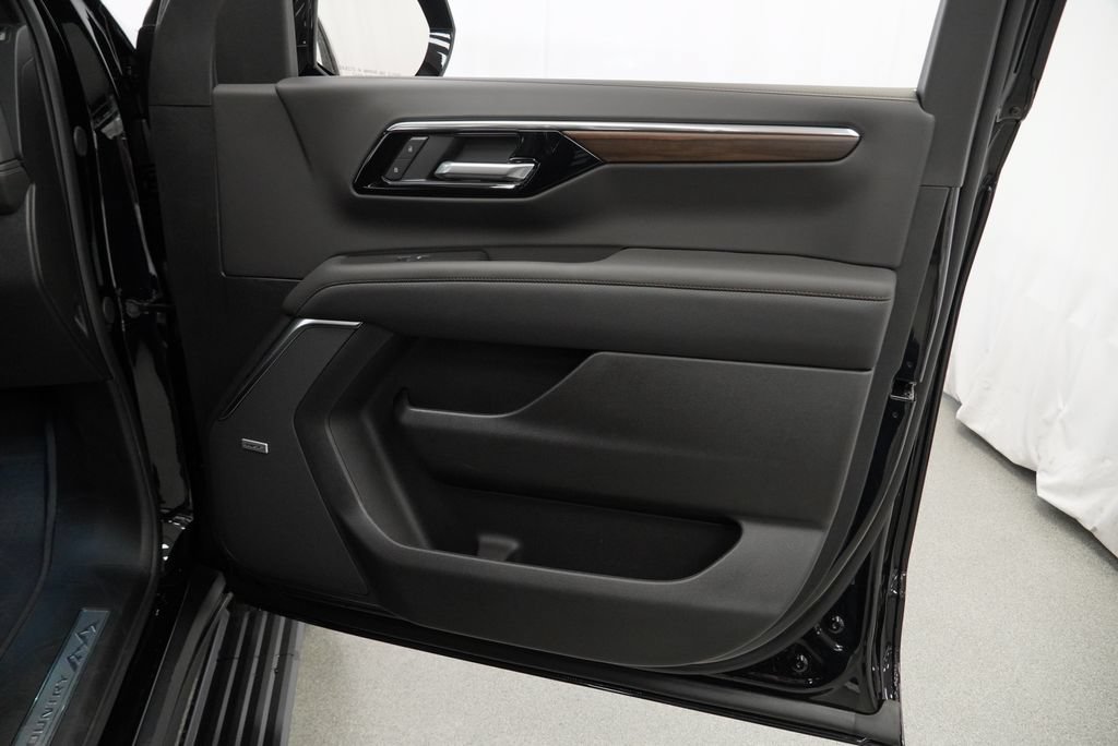 New 2026 Chevrolet Suburban High Country AWD/4WD image 34
