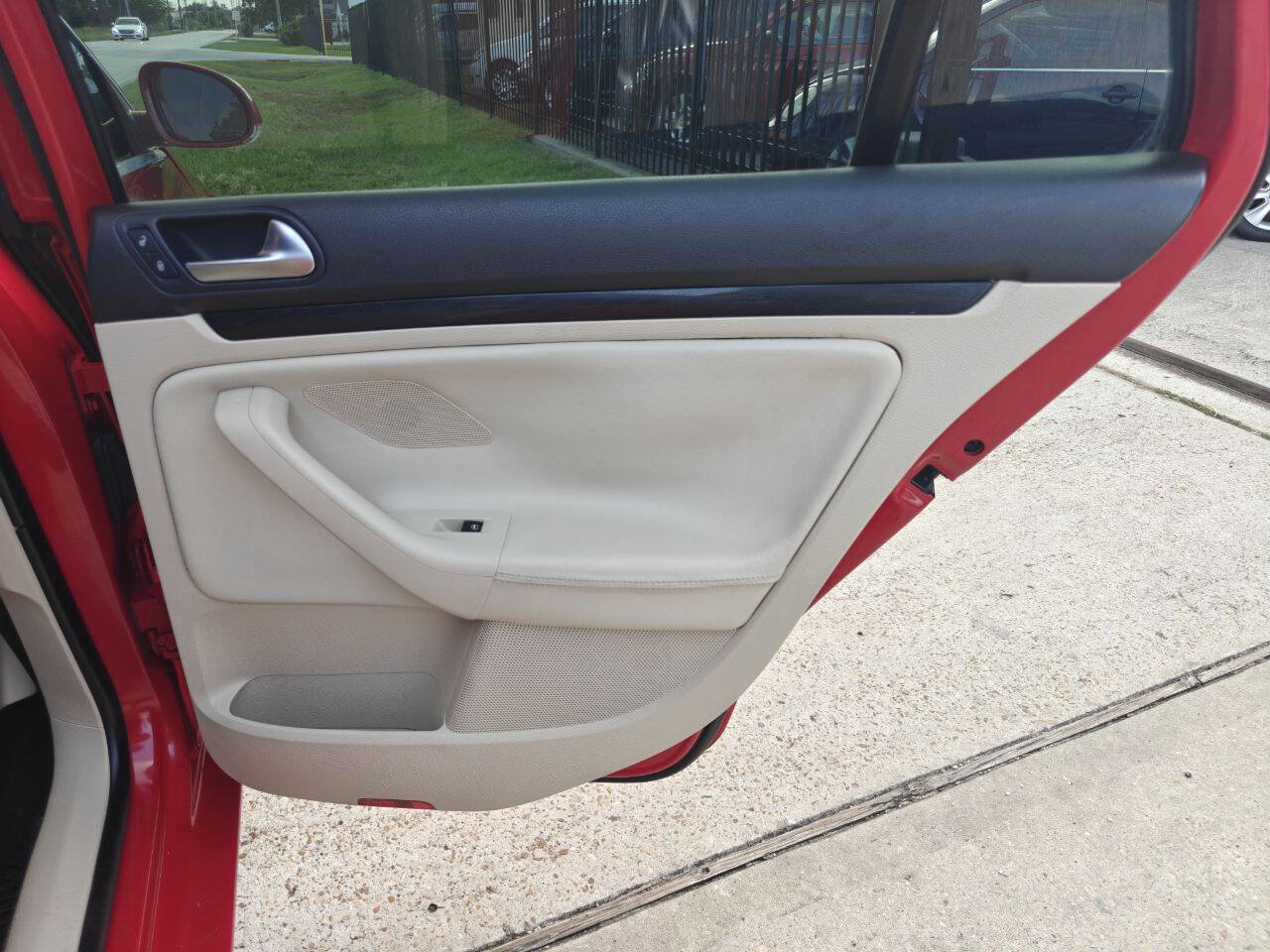 Used 2012 Volkswagen Jetta TDI image 17