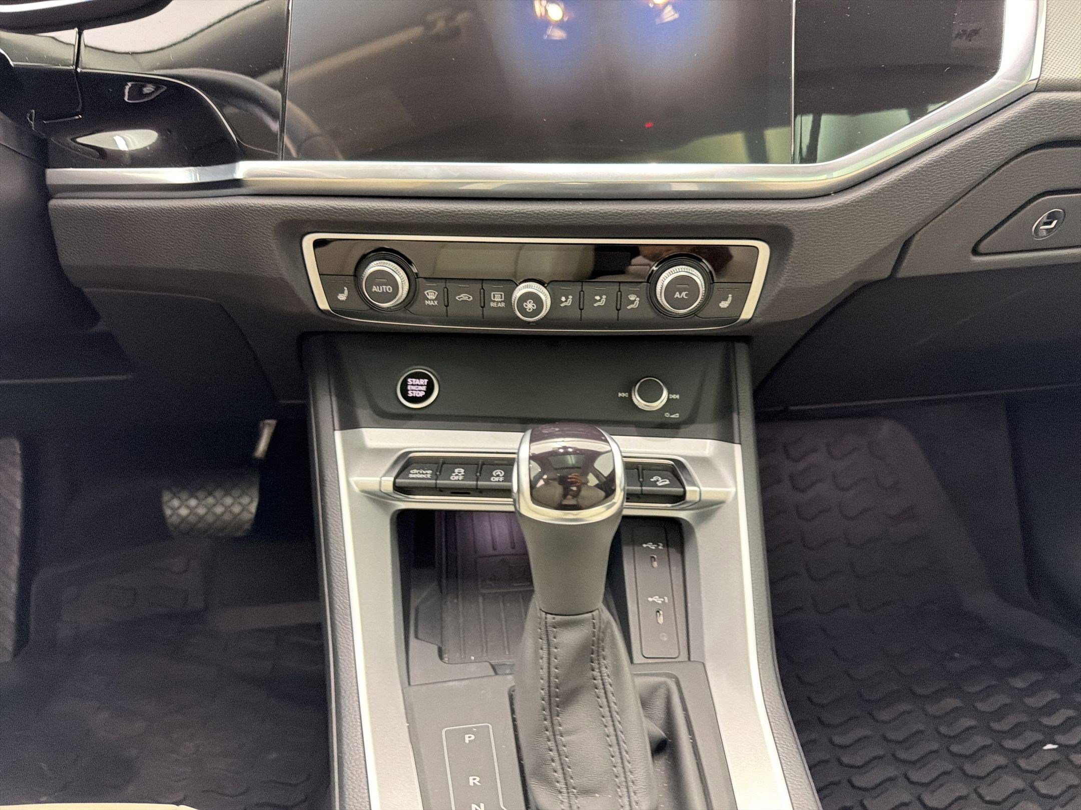 Certified 2025 Audi Q3 2.0T Premium w/ Convenience Package image 25