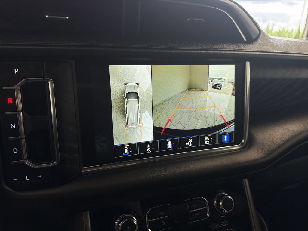 Used 2022 GMC Yukon Denali RWD image 15