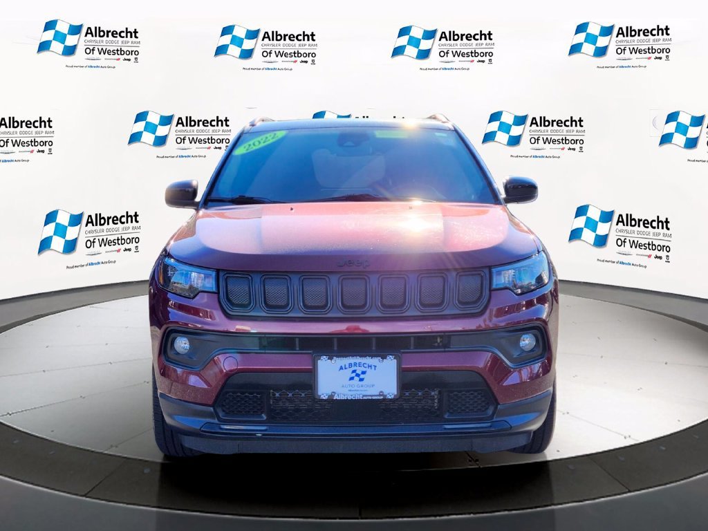 Used 2022 Jeep Compass Latitude w/ Sun and Sound Group AWD/4WD image 8