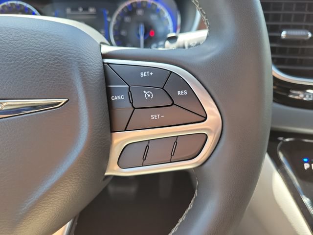 Used 2023 Chrysler Voyager LX FWD image 26
