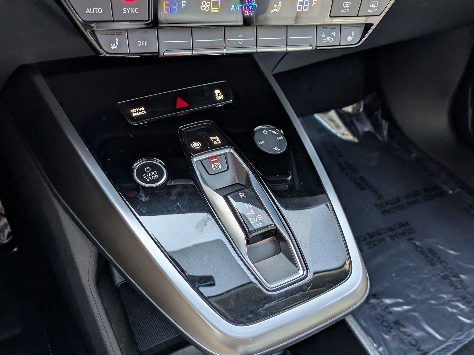 Used 2024 Audi Q4 e-tron Premium Plus image 14