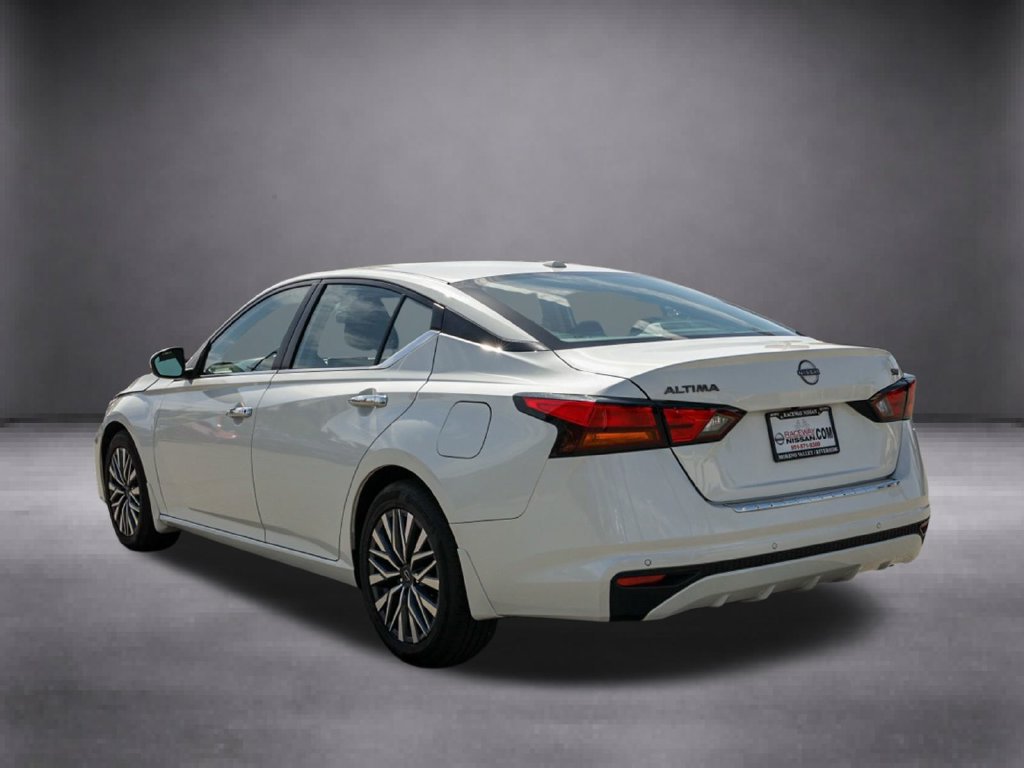 Used 2023 Nissan Altima 2.5 SV FWD image 7