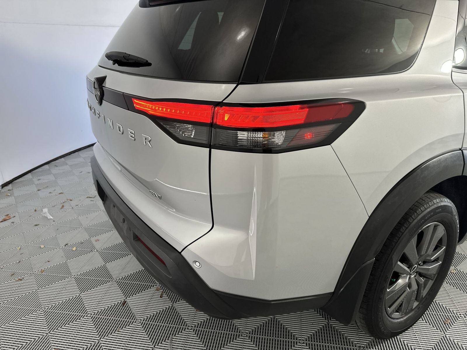 Certified 2022 Nissan Pathfinder SV FWD image 26