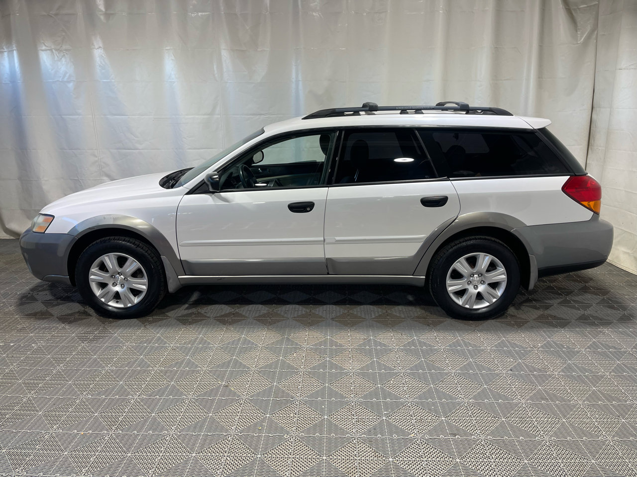 Used 2005 Subaru Outback 2.5i image 5