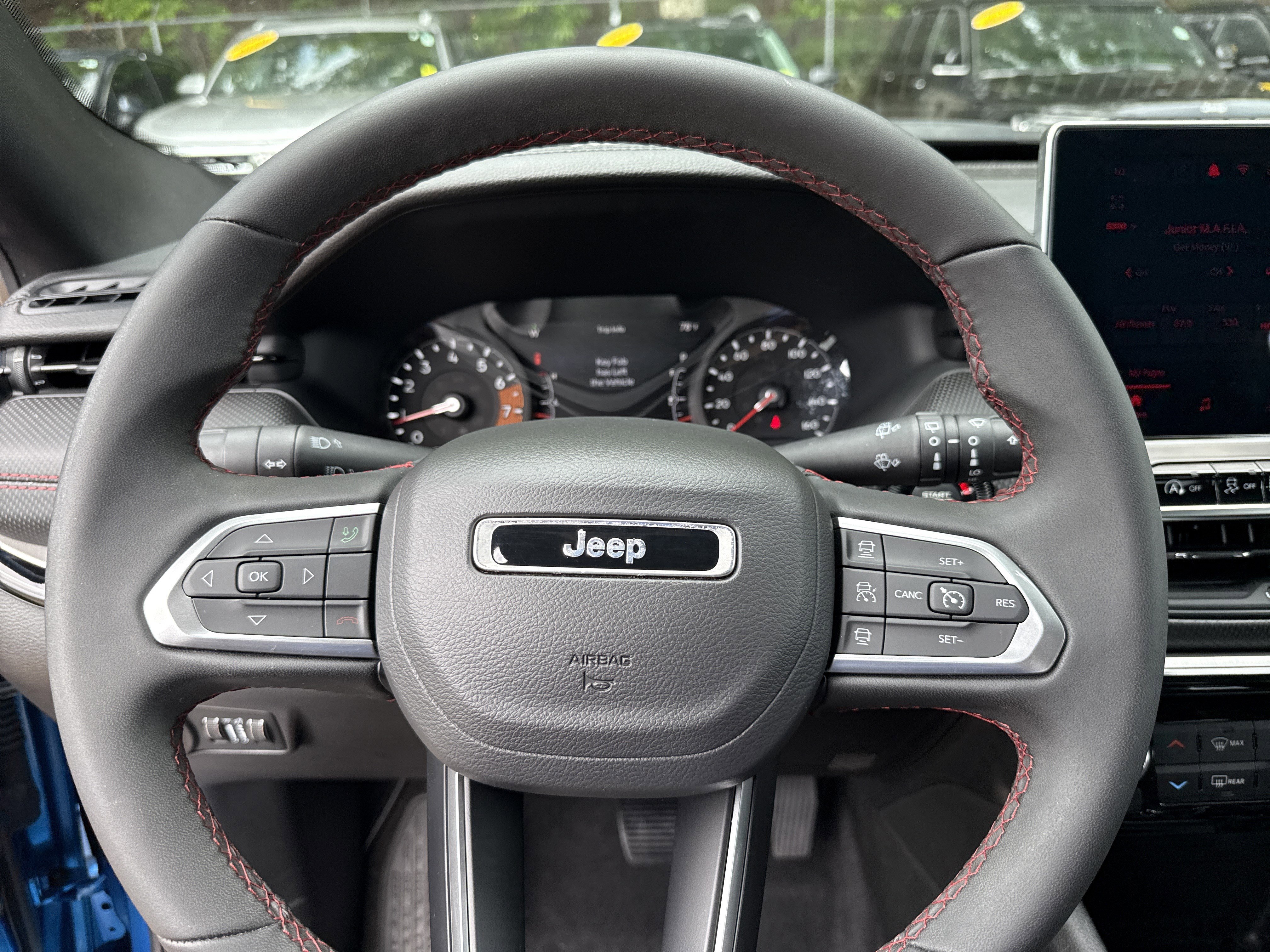 Used 2025 Jeep Compass Trailhawk AWD/4WD image 24